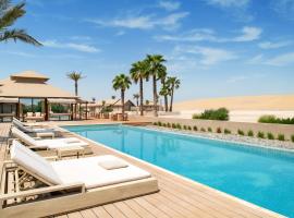 The Outpost Al Barari Camp, hotel sa parkingom u gradu Mesajid