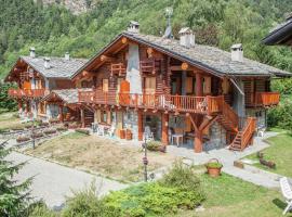 Chalet village situated in a quiet area, apartment in Antey-Saint-André