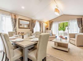 Artisan Lodge Shorefield Country Park Downton Lymington, chalet i Lymington