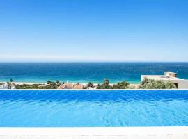 LUJOSAVILLA PISCINA 25 METROS SUIT 60m2 SPA SAUNA, hotel v destinaci Zahara de los Atunes