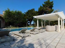 Wonderful villa with swimming pool on the island of Albarella by Beahost Rentals, hotel que acepta mascotas en Palazzo Vianello