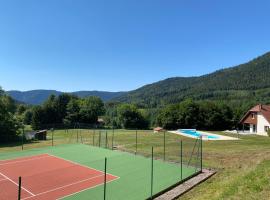 Villa Le Chant des Sapins - Tennis, Pool, Golf, hotel in Le Saulcy