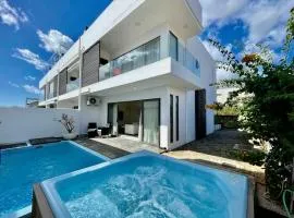 Duplex - piscine, jacuzzi & vues