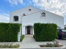 Vila Y2 in Arena Regia Residence - Adults only-14 and above- No parties allowed, casa de campo em Mamaia Nord &ndash; Năvodari