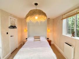 Lumin Lodge -Calm, cosy space near Norwich Airport, lacný hotel v destinácii Horsham Saint Faith