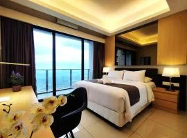 TopGenting SkySunColdSuite5Pax at GrdIonDelmn