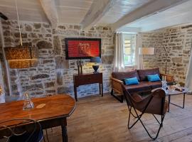 Tourellerenard, Hotel in Bussières-lès-Belmont