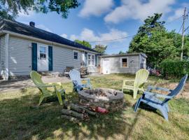 Family-Friendly Fortville Rental Home with Fire Pit!, casa o chalet en Fortville