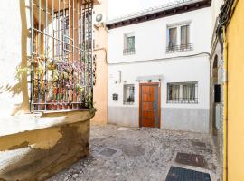 Casa Duplex en centro granada- Parking Opcional, hotel in Granada