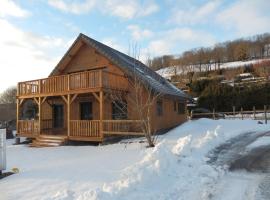 Chalet d'Auvergne - chalet de Perrine, hotel i Murat-le-Quaire