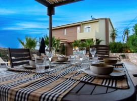 Cicada 4 Bedroom Villa – hotel w mieście Palaiokastro