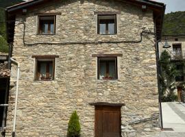 Apartamento Casa Sastre Turismo Rural, hotel in Forcat