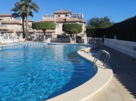 Casa La Buganvilla - Playa Flamenca: Villamartin'de bir otel