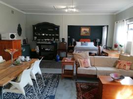 Pied Cow Cottage, hotel near Natal Railway Museum, Hilton