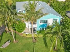 Hutchinson Island Beach House - Sleeps 32 - 8 BD