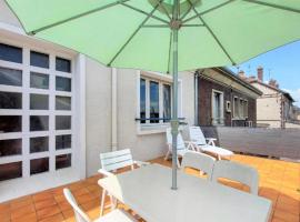 appartement t3 terrasse, rental liburan di Troyes