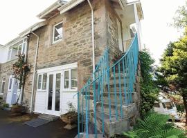 Peaceful and Stunning Waterside Location