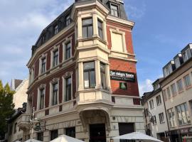 City Appartement A zur ewigen Lampe dritte Etage in ein historisches Denkmalschutz mit Garage – apartament w mieście Brühl