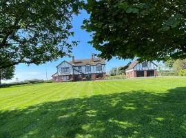 Greenfields Country House