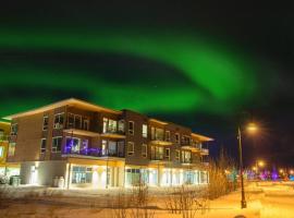 Bright Modern Stylish Condo in heart of Downtown (Center), hotel en Whitehorse