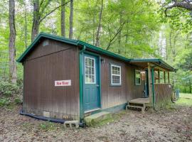 Briceville Cabin with River Access and Mountain Views!, hotel en Briceville