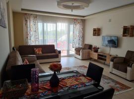 Cozy two-room apartment for living, hotel in Erdemli