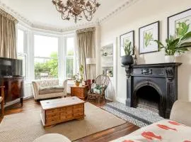 Stylish Victorian Apartment's close to the Botanical gardens, Free parking!