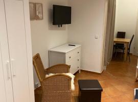 Apartment mit Terrasse iP-TV Stellplatz、クレーフェルトのホテル