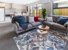 3 Bed 2.5 Bath Riccarton W/Games room
