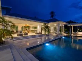 Villa Shanti 4Br Tropical Lush - Private Pool