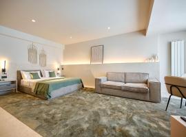 Alezzi Infinity Aparthotel & Spa، فندق سبا في مامايا نورد نافورداي