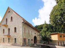 Ferienwohnung Alte Scheune, hotel in Schopfheim