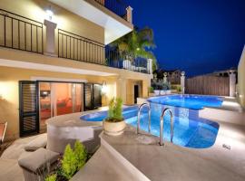 Villa Magda con piscina, hotel in Marina di Ragusa