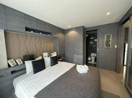 Luxury one apartment for rent Kamala, מלון בקאטו