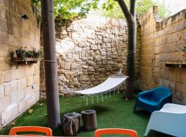 Luxurious eclectic home in a traditional village, villa i Tarxien