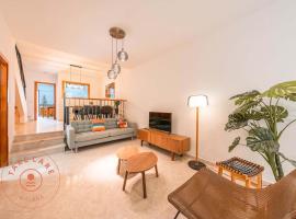 Spacious home with lovely garden - TCM, hotel u gradu 'Rincón de la Victoria'