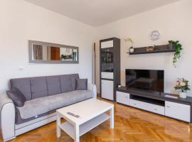 Apartman Dragomir โรงแรมในอิโมตสกี
