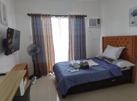 Affordable Condo w/ Shower Heater and Wi-Fi, hotel i Minglanilla