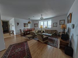 Apartment O3 - Gehobene 6-Zimmer Wohnung 175qm für 1-7 Personen 2x DZ 3x EZ, hotel v destinaci Grafenwöhr
