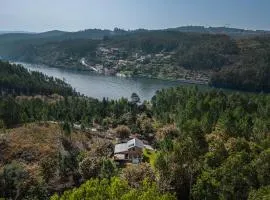 Casa de Medas - Private country house with outdoor spa and river view only 25 minutes away from Oporto