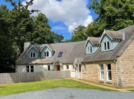 Estate Houses at Carberry Tower, pet-friendly hotel in Edinburgh