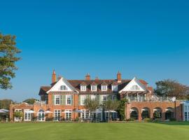 Chewton Glen Hotel - an Iconic Luxury Hotel, מלון בניו מילטון