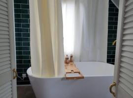 Geschmackvolle Wohnung 65qm in Solingen NRW, hotel in Solingen