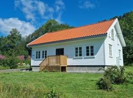 Amazing Home In Feda With House Sea View, hytte i Feda