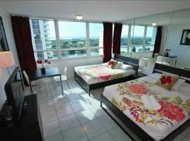 Castle 1118 Studio BayView Direct Beach Access, Tennis, Pool, Restaurants, Free Parking