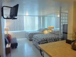 Castle 1120 Bayview Studio, Beach access, Pool, Tennis, Free parking
