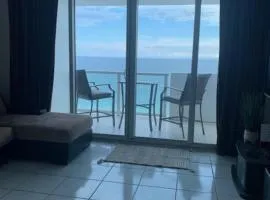 Studio Balcony Direct Beach Access