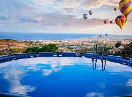 A+View Private Terrace Private Pool Family Fun, hotel a Badalona