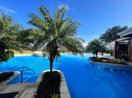 CR MARIPOSA RENTALS Cozy Retreat with Pool,Tennis,Gym,Free WiFi, apartamento em Santa Ana