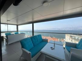 Amazing View Luxury Apartment, luxury hotel in Karataş